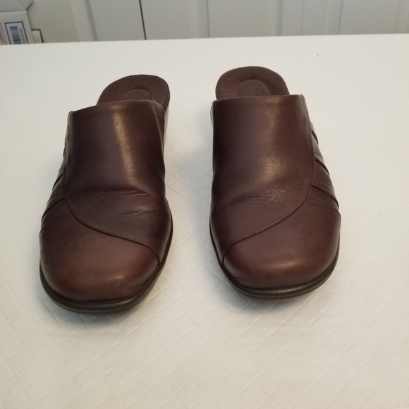 Women’s Clark’s Bendables Brown Leather Slip On Clogs 7.5M - Picture 2 of 6